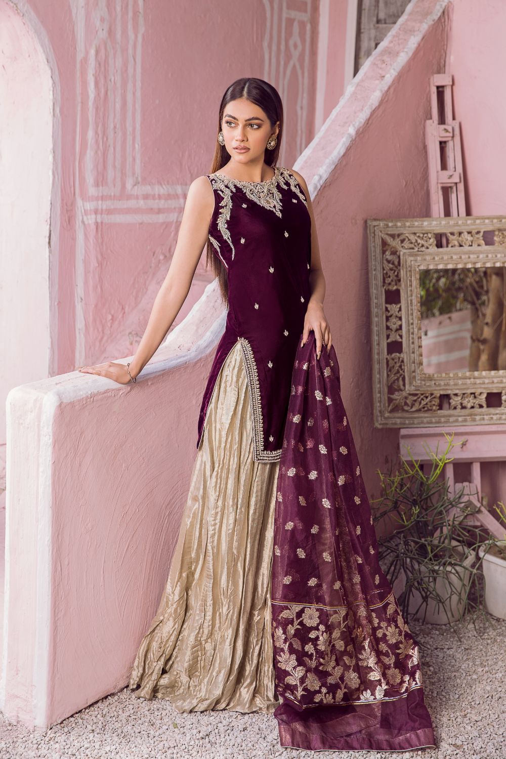 Golden Sharara MahnurOnline